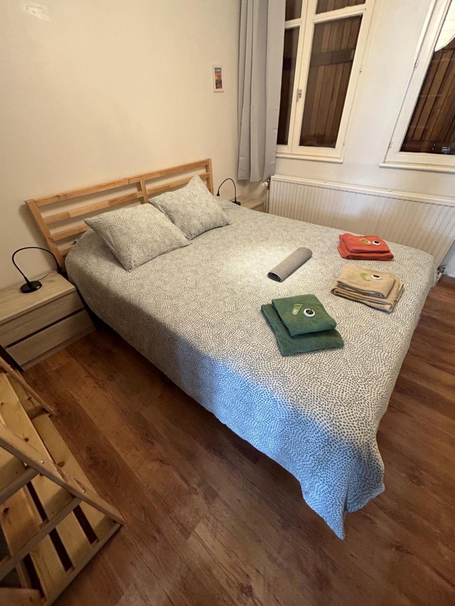 Appartement Au Beffroi à Thuin Extérieur photo